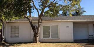 NICE DUPLEX WITH PRIVATE YARD! NICE DUPLEX WITH PRIVATE YARD! Gallery 1