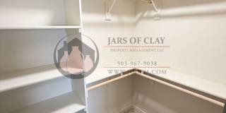 Newer Build- Ready for Move In Gallery 9