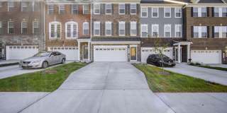10864 FOXTROT Circle Gallery 1
