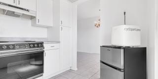 2555 NE 11th Street unit: 804 Gallery 8