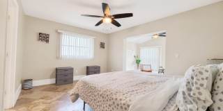 Discover the perfect Naples Park rental just minutes from the beach. Gallery 15