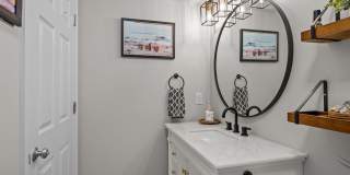 201 W Glenn Street Gallery 23