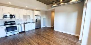 3833 N Broadway Gallery 128