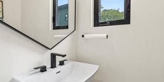 815 E 36th Street Gallery 21