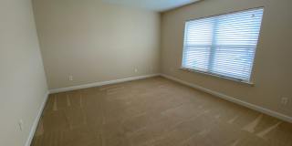 4 bedroom 2.5 bath home with a loft Gallery 22