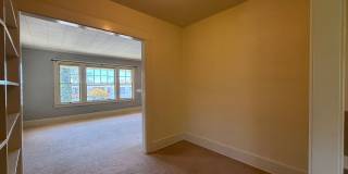 Fabulous Bankers Hill location 3 Bedroom Top-floor duplex unit Gallery 15