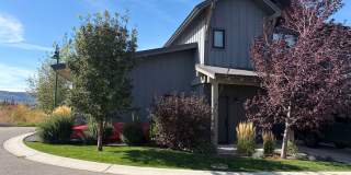 Beautiful & modern unfurnished 3-bedroom, 2.5-bath townhome in Victor Gallery 1