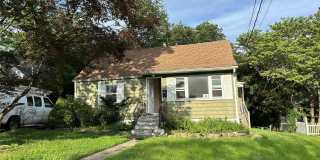 10 N Oak Street Gallery 1