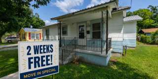 Walk to Downtown New Braunfels / Close to Landa Park / Large Backyard / NBISD *2 weeks free rent* Gallery 1