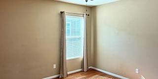 4/2 with Community Amenities Gallery 6