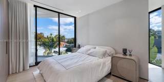 1045 W 47th Ct Gallery 27