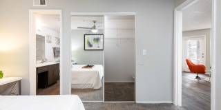 Boulevard @4201 Apartments Gallery 17