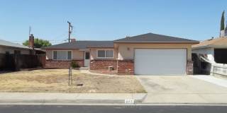 Clovis area home offering nice updates. Close to Fresno State, shopping and FWY 168. Gallery 1