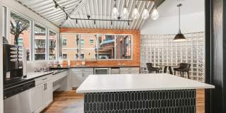 5225 Maple Avenue Gallery 20