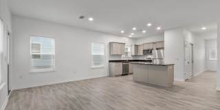 Spacious 4-Bedroom Townhome Gallery 10