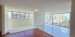 AVAILABLE NOW! Spacious and bright 2 bed, 2 bath, 1 parking unit on Ward Ave Gallery 5