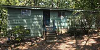 Secluded 3 Bedroom 2 Bathroom House in the City! Secluded 3 Bedroom 2 Bathroom House in the City! Gallery 1