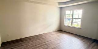 Gorgeous 3 bedroom House in JoMo with a deck!! Gallery 4