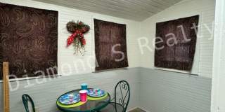 Cute and Clean 2 Bedroom Home Available Now! Gallery 9