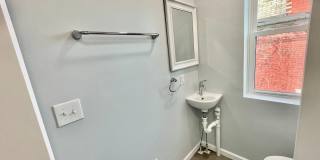 STUDENT HOUSING OPPORTUNITY - Bright and Updated 2 Bedroom 1.5 Bath House in Oakland Gallery 23