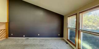 4 Bedroom Home in Villa Loma-Available NOW Gallery 10