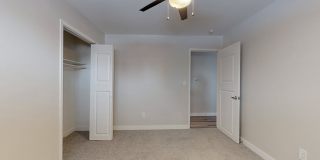 Acoma Square Gallery 32