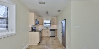 1 Bedroom Beachfront Condo, Steps away from Beach Access! Gallery 13