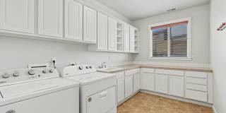 4BR, 2.5 Bath + Loft DuPont Home Gallery 19