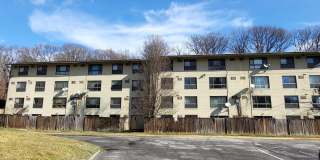 Cozy 1 Bedroom 1 Bathroom Condo- Conveniently Located at DC line Gallery 4