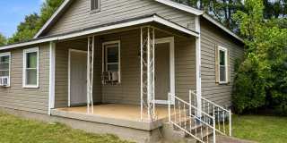 TWO BEDROOM / ONE BATH UNIT AVAILABLE NOW! TWO BEDROOM / ONE BATH UNIT AVAILABLE NOW! Gallery 1