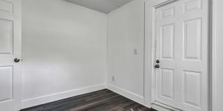 Bright & Updated 2BR Bottom Unit Duplex | White Kitchen & Stainless Appliances in Saint Petersburg Gallery 6