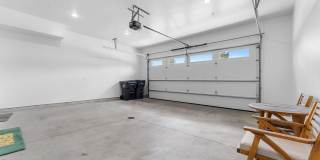 Luxury 3 Story Condo in Exclusive Titletown District Gallery 56
