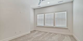 502 W Persimmon St Gallery 18