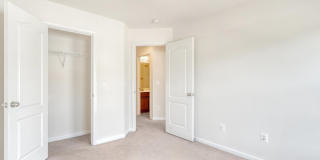 22653 VIENNA GREEN Terrace Gallery 30