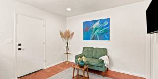 2542 East Seneca Street Gallery 10