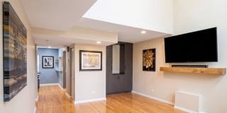1033 West Wolfram Street, Rear Coach House Gallery 5