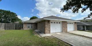 *1 month free rent* 3/2/1 Duplex / Walk to Kraft Park & The Countyline- Memorial Trail / Fridge Included / No Carpet / NBISD *1 month free rent* 3/2/1 Duplex / Walk to Kraft Park & The Countyline- Memorial Trail / Fridge Included / No Carpet / NBISD Gallery 1