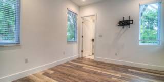 UT PRE-LEASE: Constructed August 2018, Luxury North Campus 3 bed / 3 bath home Gallery 11