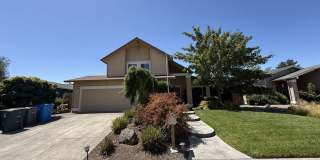 Lovely 3/2.5 East Petaluma Home - 1604 Cerro Sonoma Circle Gallery 1