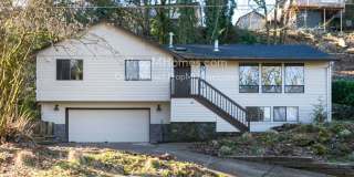 Stunning Five-Bedroom Rental in Milwaukie, Oregon: Your Perfect Home Awaits! Gallery 1
