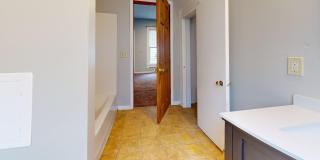 Madison/W.95th neighborhood : 3 bedroom/1 bath single family house available NOW. Gallery 41