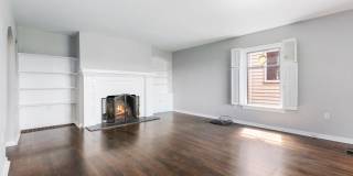 Historic Laurelhurst Home ~ Quiet Neighborhood~ Stunning Water View! 4 Mins to U Village/UW Historic Laurelhurst Home ~ Quiet Neighborhood~ Stunning Water View! 4 Mins to U Village/UW Gallery 10