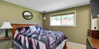 Bull Mountain Gem – Single-Level 3BR with 2 Living Areas, Large Yard & Pergola Patio Gallery 23