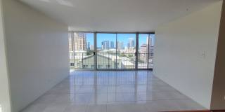 AVAILABLE NOW! Spacious and bright 2 bed, 2 bath, 1 parking unit on Ward Ave Gallery 1