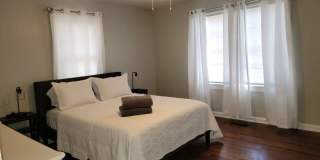 Charming 2 bedroom Duplex Gallery 1