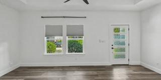 Modern 3-Bedroom Home Near Downtown Gallery 4