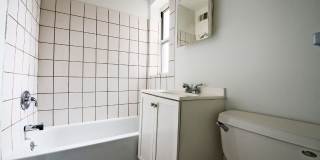 8152 S Evans East Chatham Apartments Gallery 2