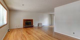 "Rare Find" Updated Large 5 Bedroom home W/Finished Basement! Gallery 8