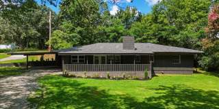 City of Maryville 37801 - 4 bedroom, 2.5 bath home - Call Jeanna Penton 865-740-8482 Gallery 1