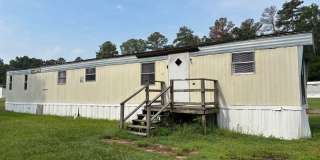 3 BDRM 1/5 BA SINGLEWIDE MOBILE HOME IN PARK,INSIDE PETS OK WITH $25 EXTRA PER MONTH & $250 NON-REFUNDABLE PET FEE. Gallery 1